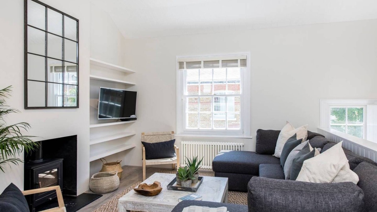 Battersea House | 3-Bed Mews House, Battersea
