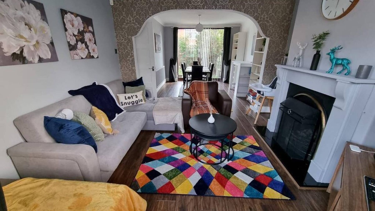 Droylsden House | 3 Bed Spacious House with Parking