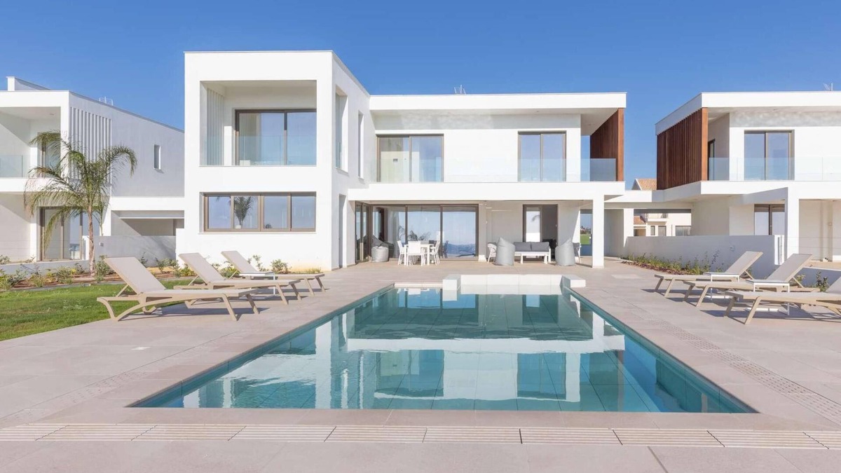 Softades Villa | 3 bed villa, gym, sauna, stunning views