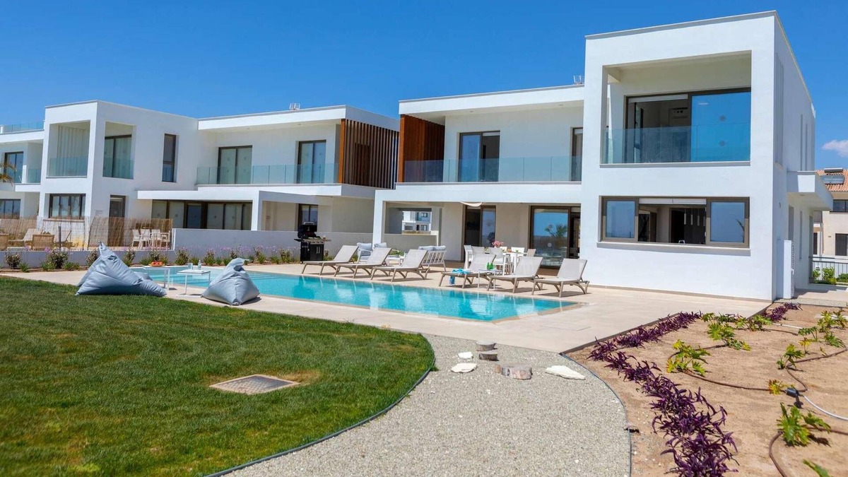 Softades Villa | 3 bed villa, gym, sauna, stunning views