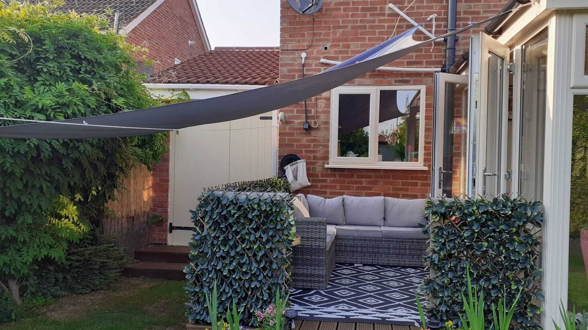 Oadby House | 3 Bed Village House w/ Workspace