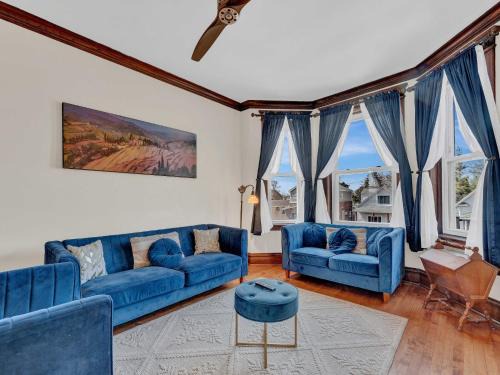Berwyn Apartment | 3 Bed Vintage Condo in Chicagolands Trendy Berwyn condo