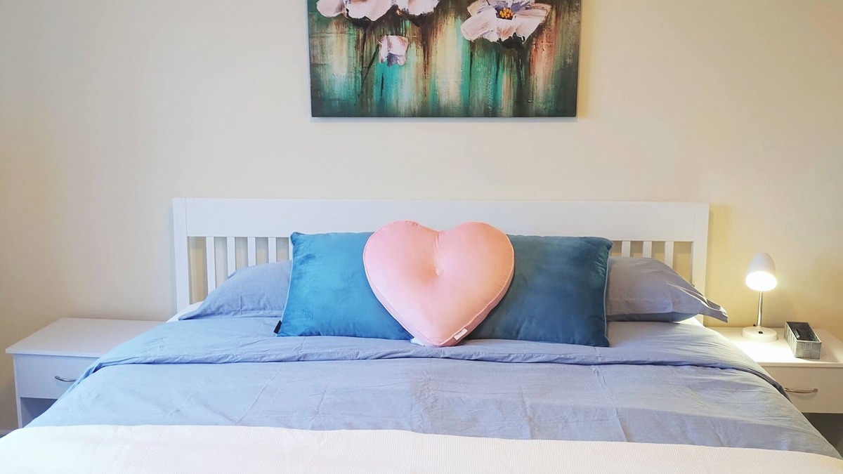 Courtice House | 3 Bedr for 6 Sleep townhome in Courtice 15% 0ff
