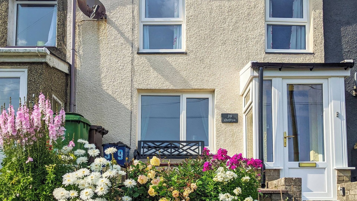 Llanllyfni Cottage | 3 bedroom accommodation in Talysarn near Caernarfon