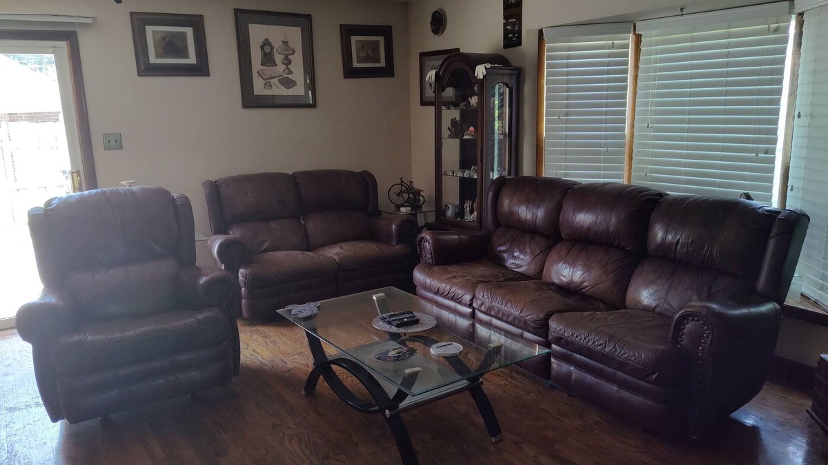 Jeffersontown House | 3 bedroom, 1.5 bathroom house.