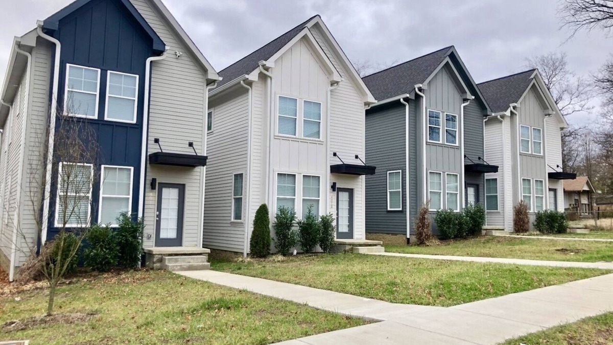 Radnor House | 3 bedroom 2.5 bath with free parking