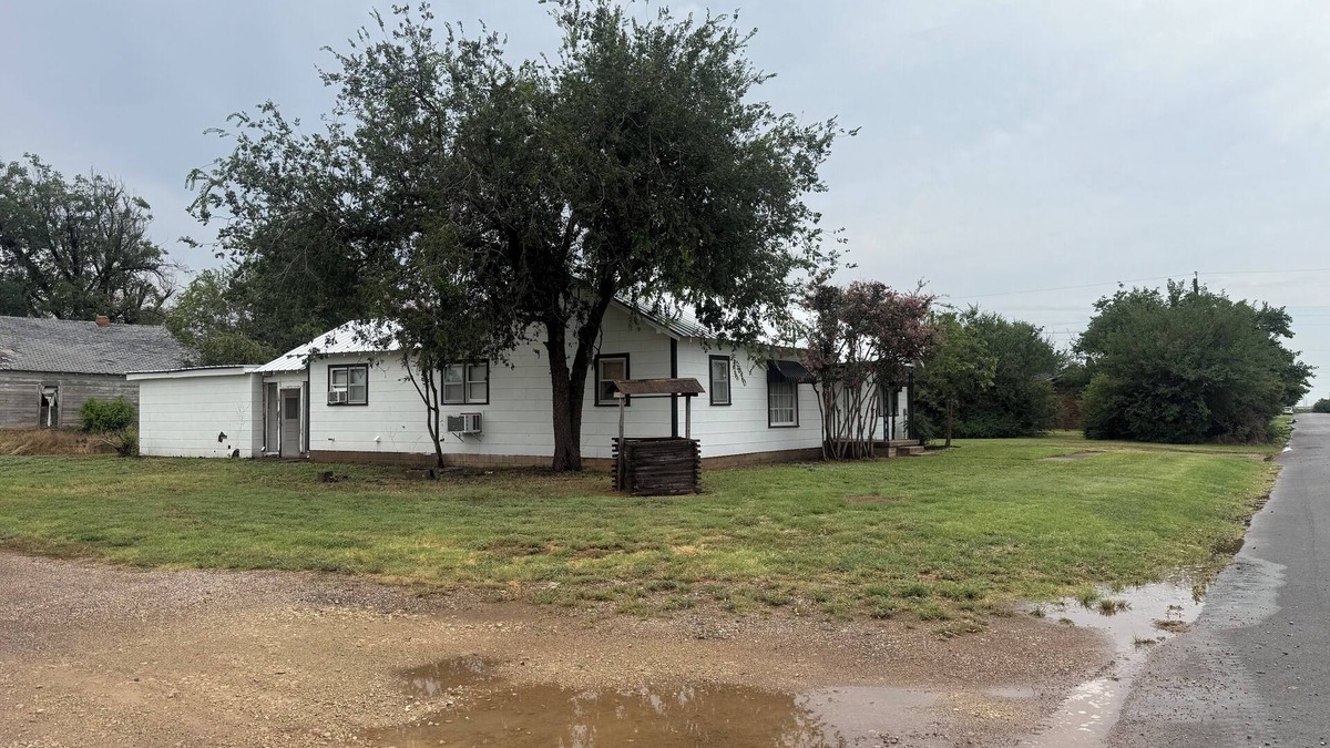 Crowell House | 3 Bedroom/2 Bath Hunting Cabin in Crowell, Texas