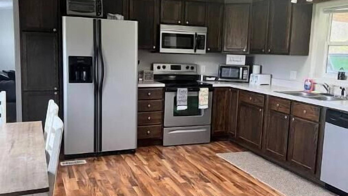 McFarlan House | 3 bedroom 2 bath in Shawnee near Garden of the Gods, Ohio River Scenic Byway