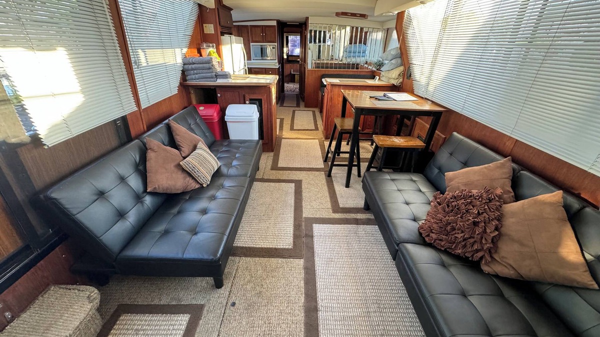 Harrison Boat Rental | 3 Bedroom, 2 Bathroom, Stationary 60' [sixty ft] House Boat, Sleeps 6