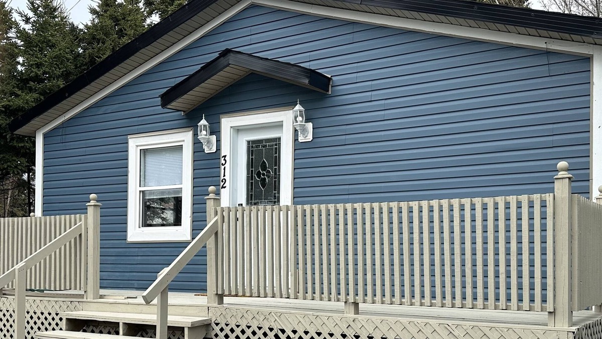 Victoria House | 3 bedroom 2 bathroom house in Victoria N.L