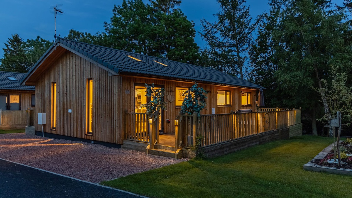 Otterburn Cabin | 3 Bedroom 2 bathroom luxurious lodge with hot tub stunning Northumberland
