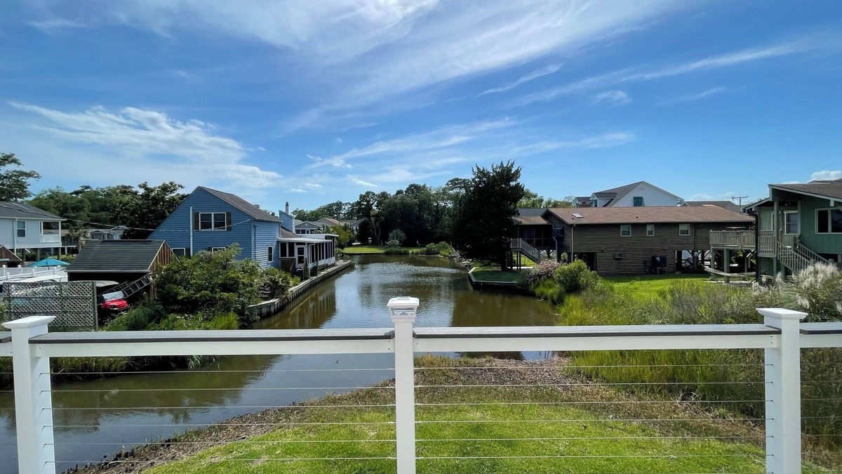 North Myrtle Beach House | 3 bedroom, 2 bath house in the Cherry Grove section of North Myrtle Beach SC