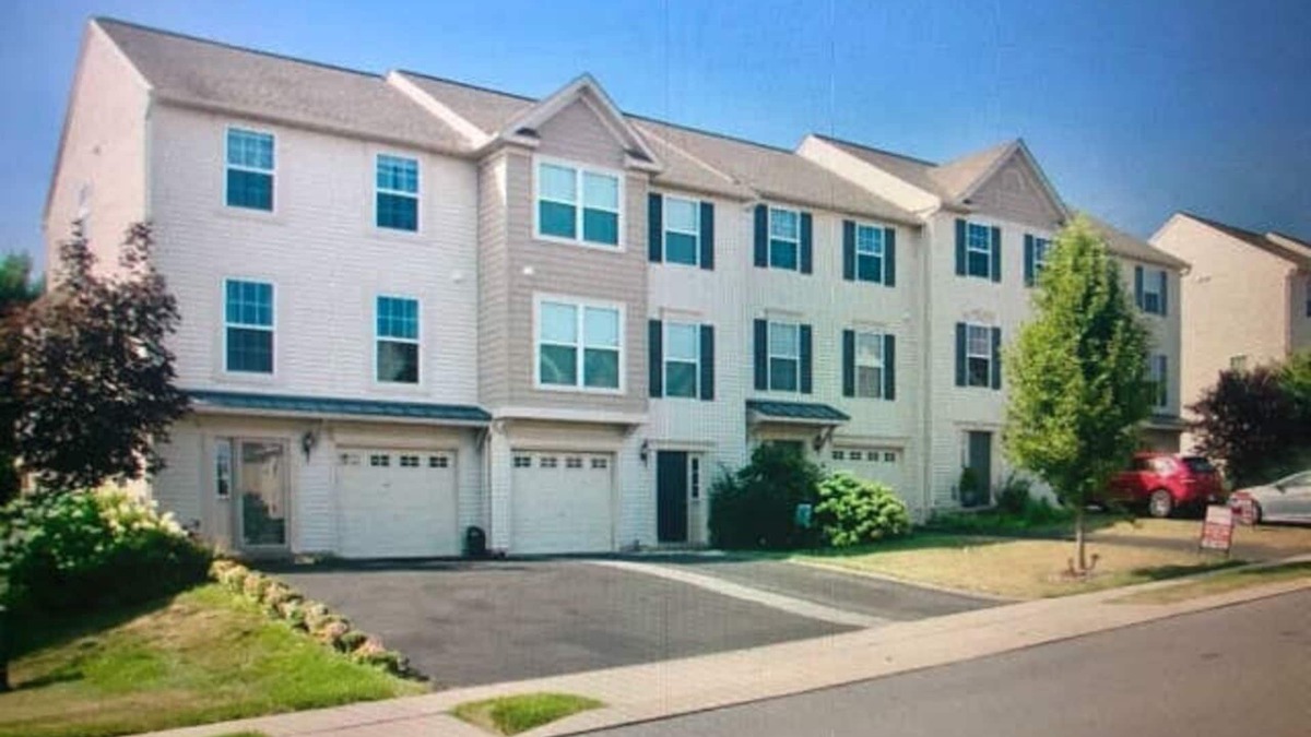 Bellefonte House | 3 Bedroom, 3 Bathroom, Townhouse, 7 Miles from Penn State
