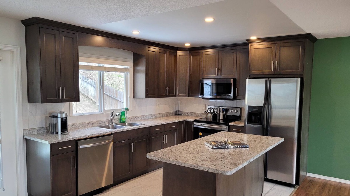 Prince George House | 3 Bedroom(4 beds) Main Floor House With Large Yard and Patio.Family/Pet Friendly