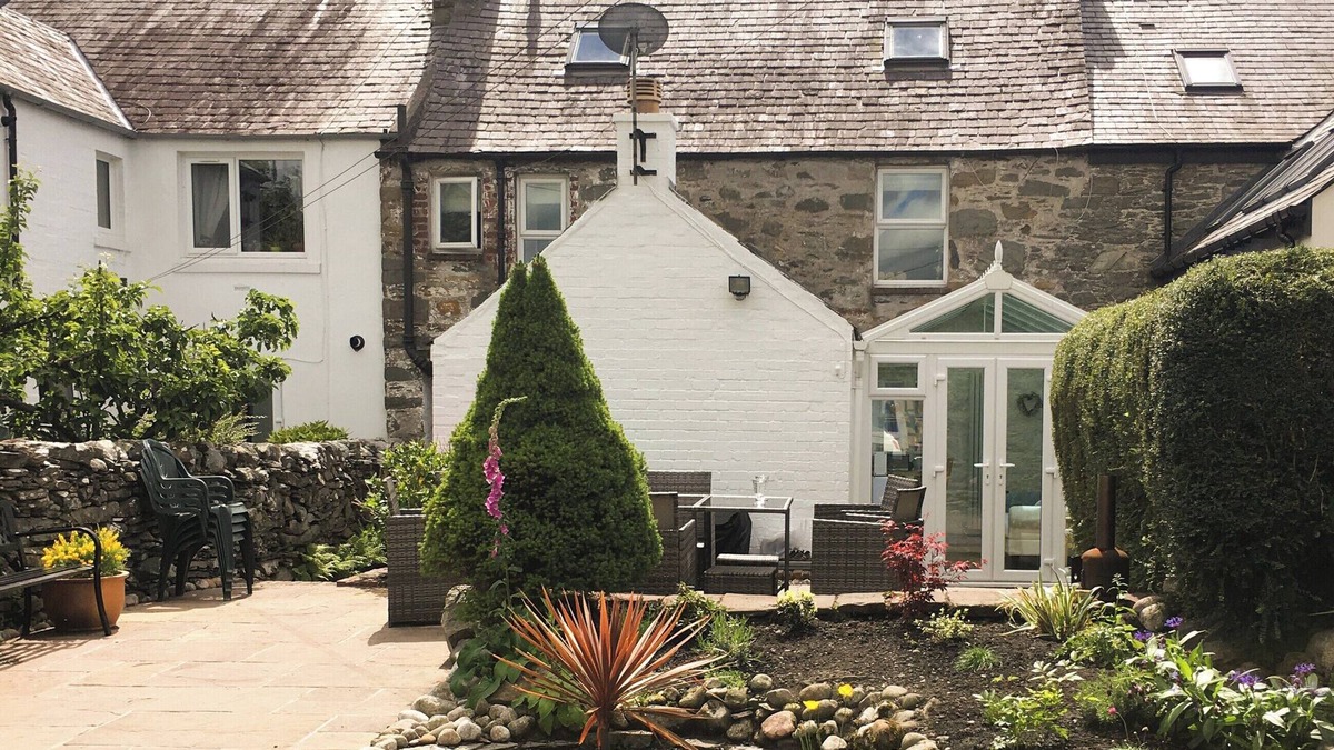 Gatehouse-of-Fleet Cottage | 3 bedroom accommodation in Gatehouse of Fleet