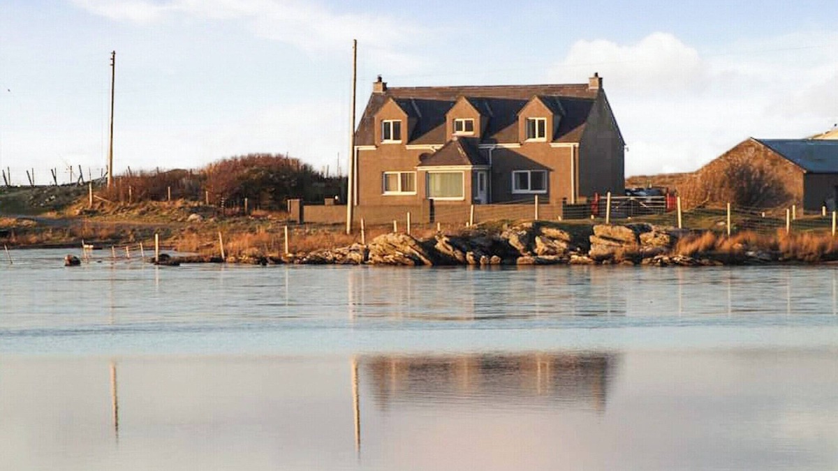 Isle of North Uist Cottage | 3 bedroom accommodation in Ahmor, Isle of North Uist