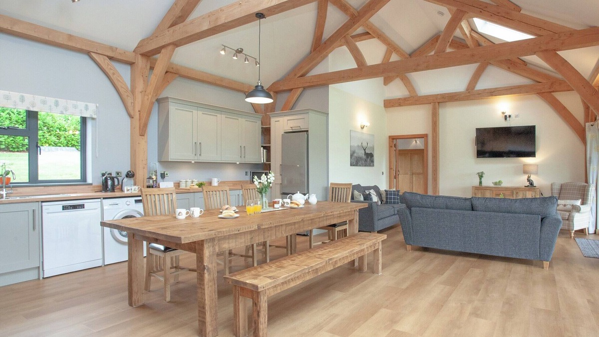 Crediton Cabin | 3 bedroom accommodation in Stockleigh Pomeroy
