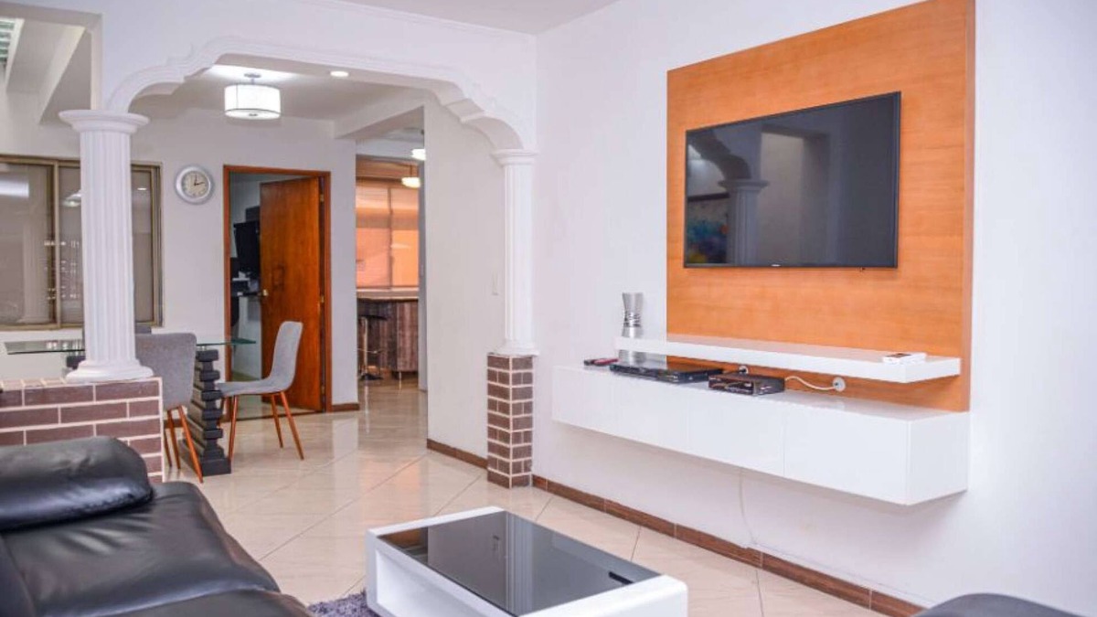 Zona Rosa Apartment | 3 Bedroom AC ALL KING BEDS HOT TUB Enclosed Patio AC 2 blocks Lleras
