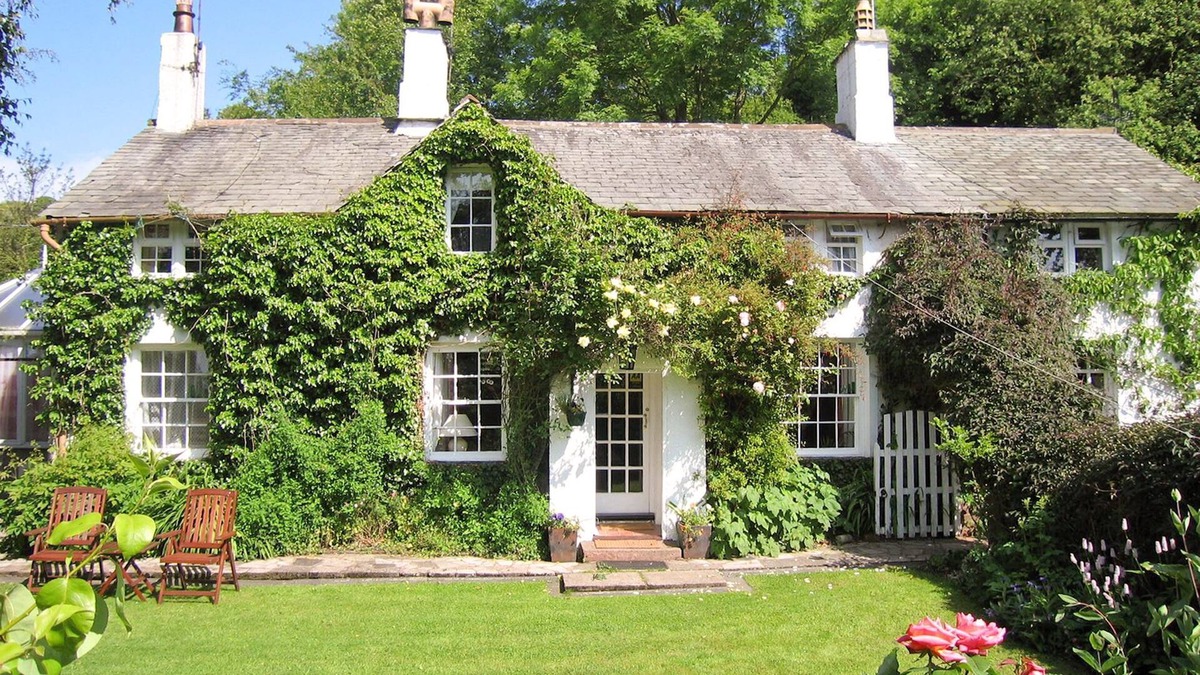 Askam and Ireleth Cottage | 3 bedroom accommodation in Dalton-in-Furness