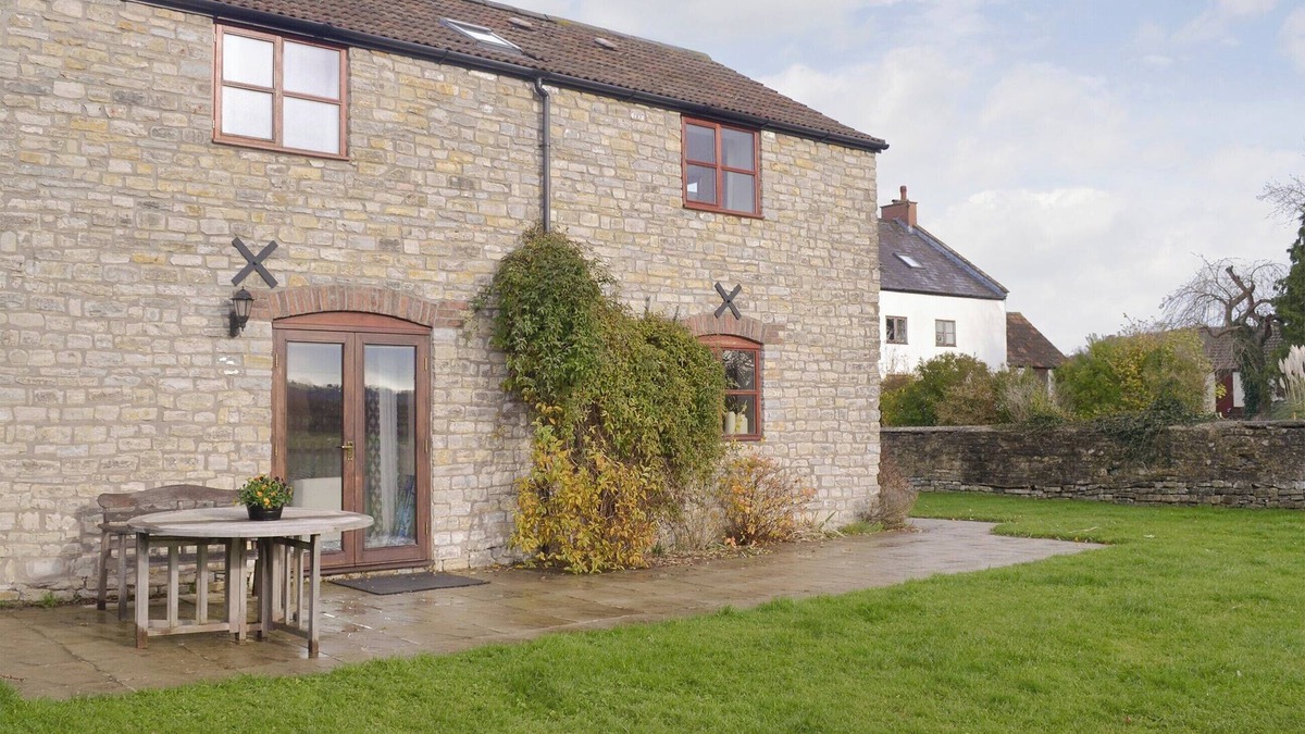East Horrington Cottage | 3 bedroom accommodation in North Wootton, near Wells