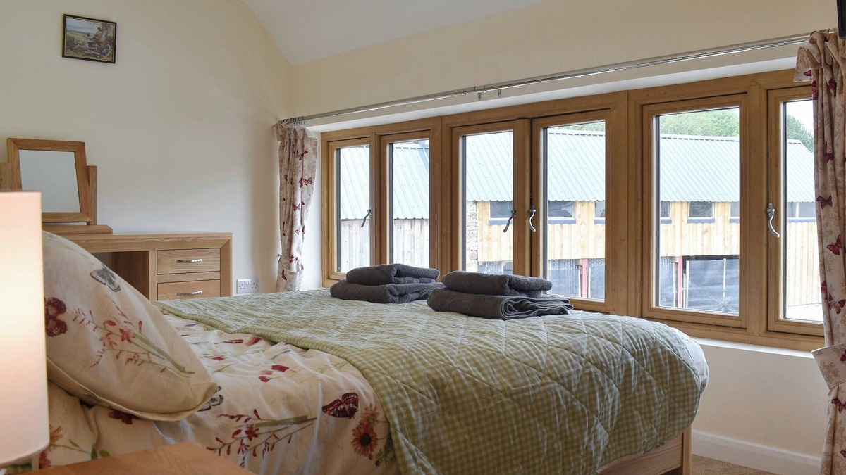 Broadwoodkelly Cabin | 3 bedroom accommodation in Monkokehampton, near Okehampton