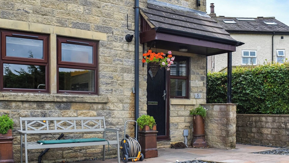 Laneshaw Bridge Cottage | 3 bedroom accommodation in Laneshawbridge