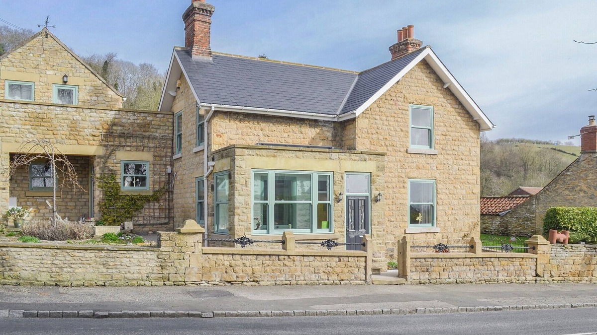West Heslerton Cottage | 3 bedroom accommodation in Ebberston, near Pickering