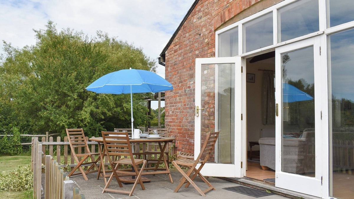 Abbess Roding Cottage | 3 bedroom accommodation in Woodchurch, near Ashford