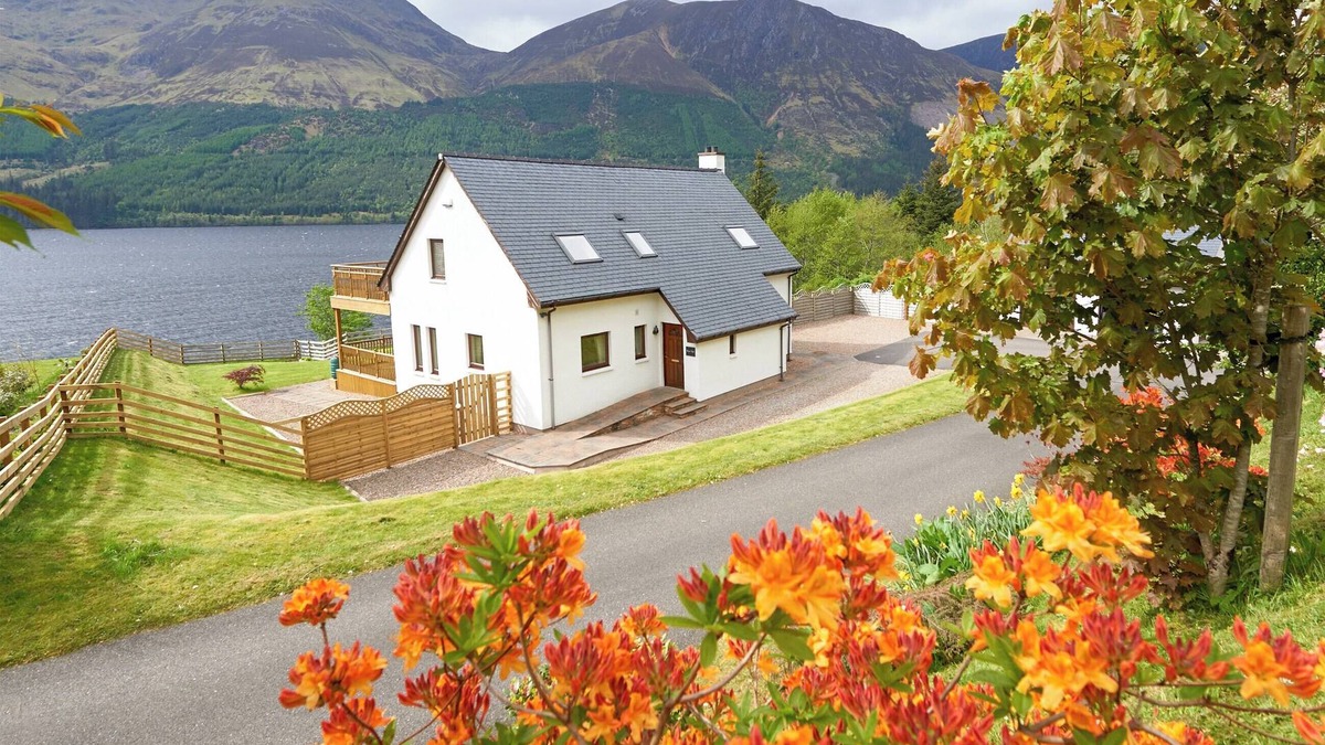 Spean Bridge Cottage | 3 bedroom accommodation in Letterfinlay, near Fort William