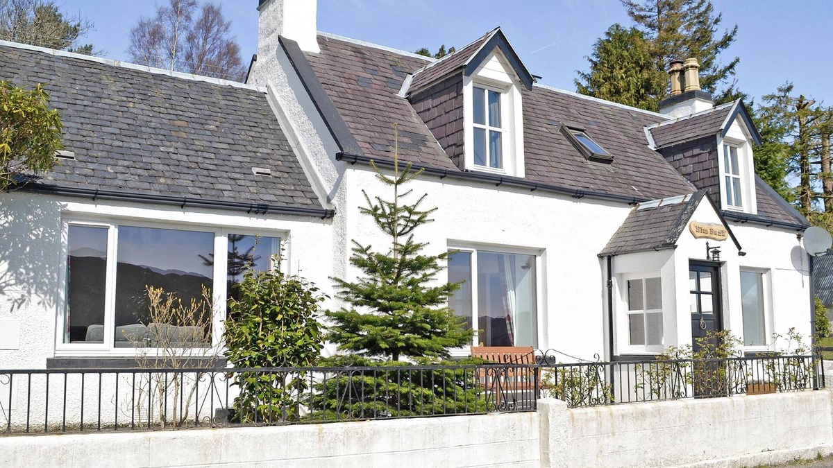 Lochcarron Cottage | 3 bedroom accommodation in Lochcarron, near Wester Ross
