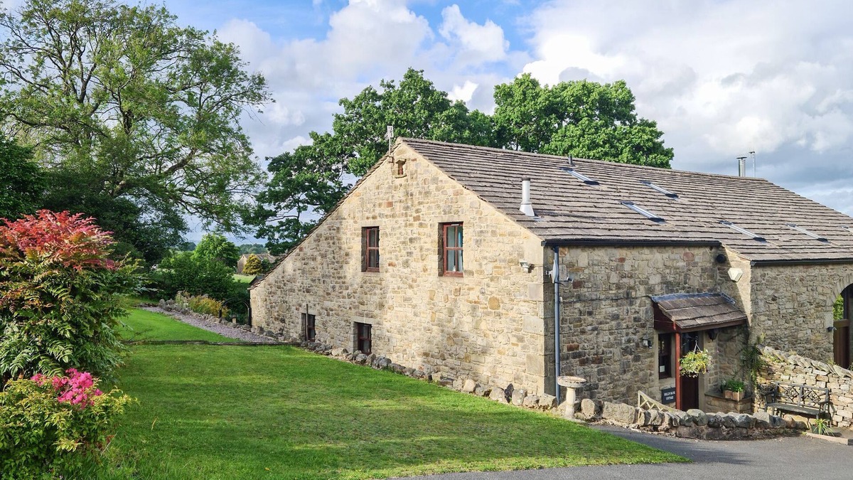 Barnoldswick Cottage | 3 bedroom accommodation in Salterforth, near Barnoldswick