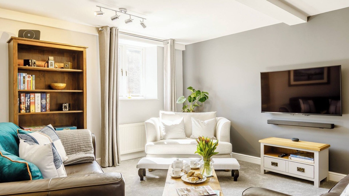Kemble Cottage | 3 bedroom accommodation in Kemble, near Cirencester