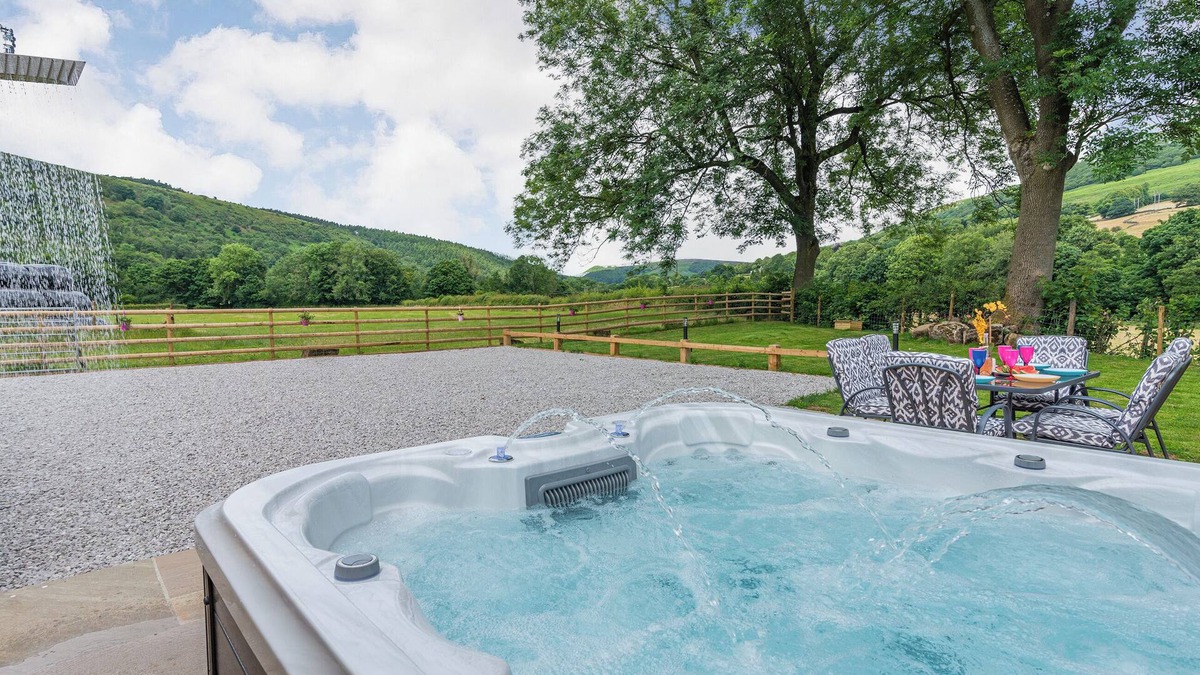 Hope Valley Cottage | 3 bedroom accommodation in Thornhill, Hope Valley