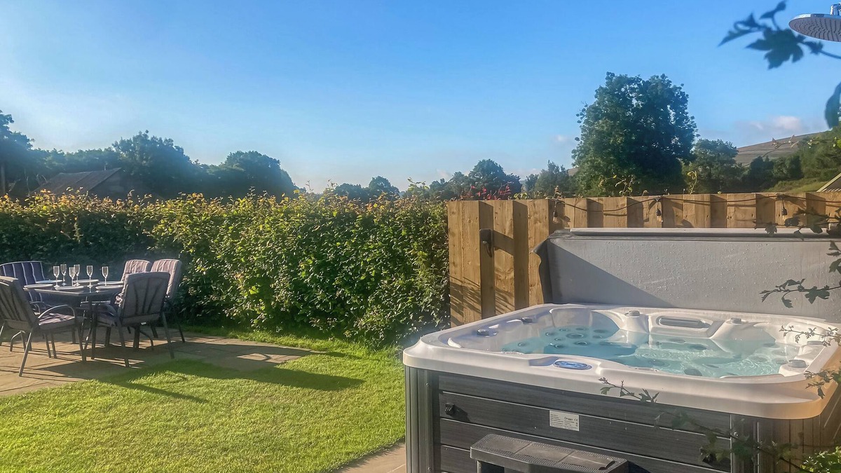 Hope Valley Cottage | 3 bedroom accommodation in Thornhill, Hope Valley