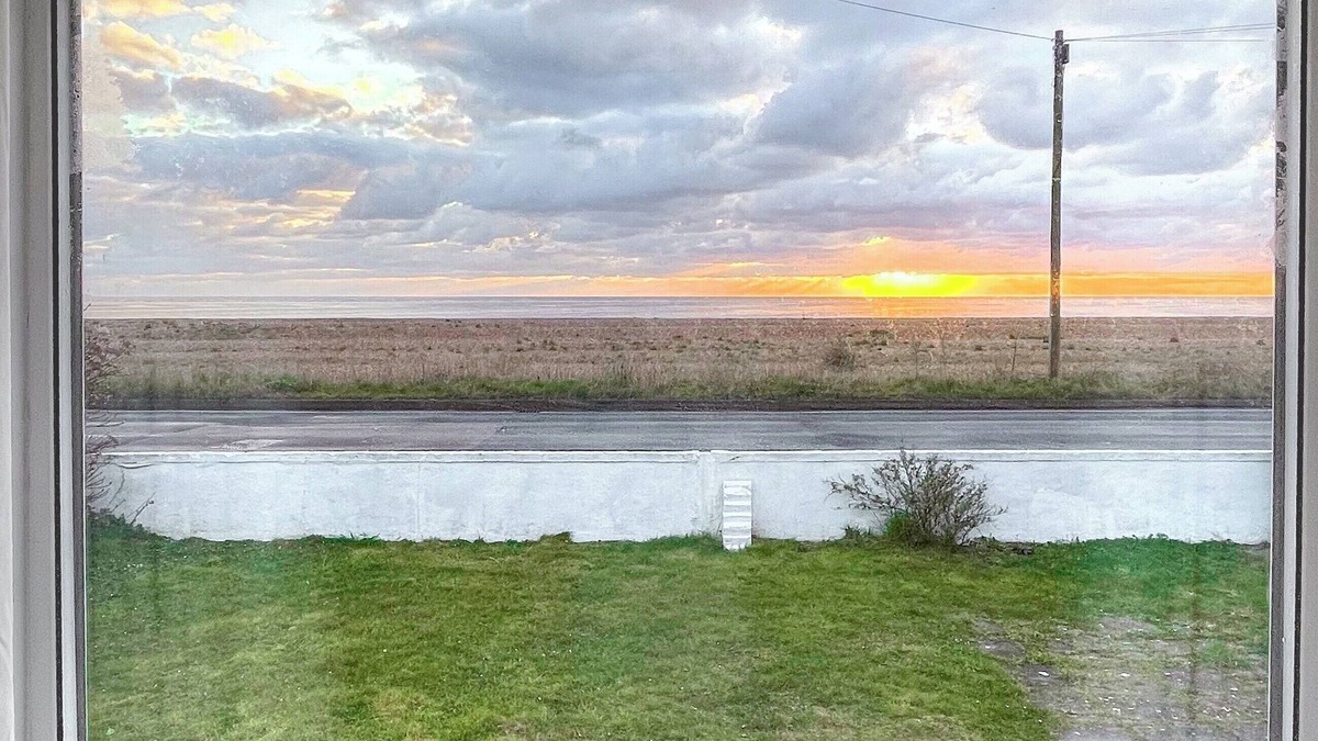 Lydd-on-Sea Cottage | 3 bedroom accommodation in Greatstone, New Romney