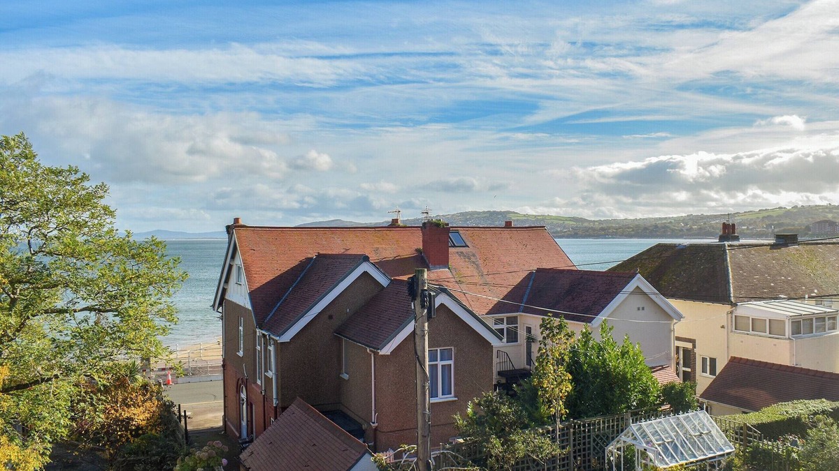 Rhos on Sea Cottage | 3 bedroom accommodation in Rhos on Sea