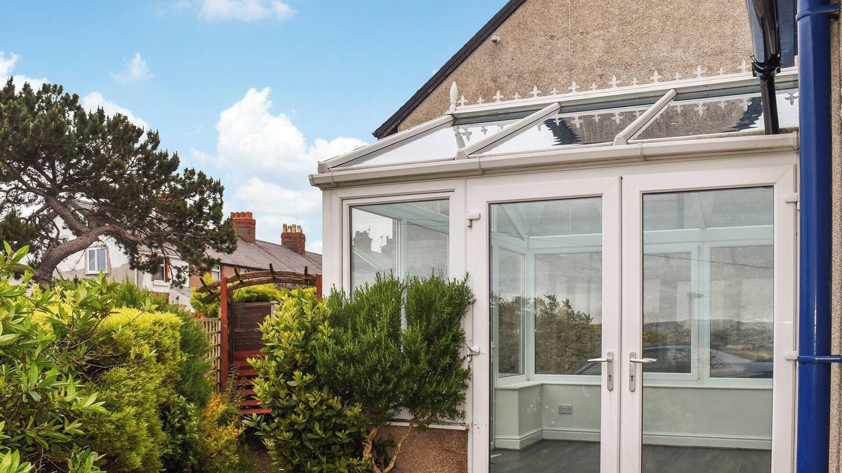 Rhyd-y-foel Cottage | 3 bedroom accommodation in Old Colwyn, near Colwyn Bay