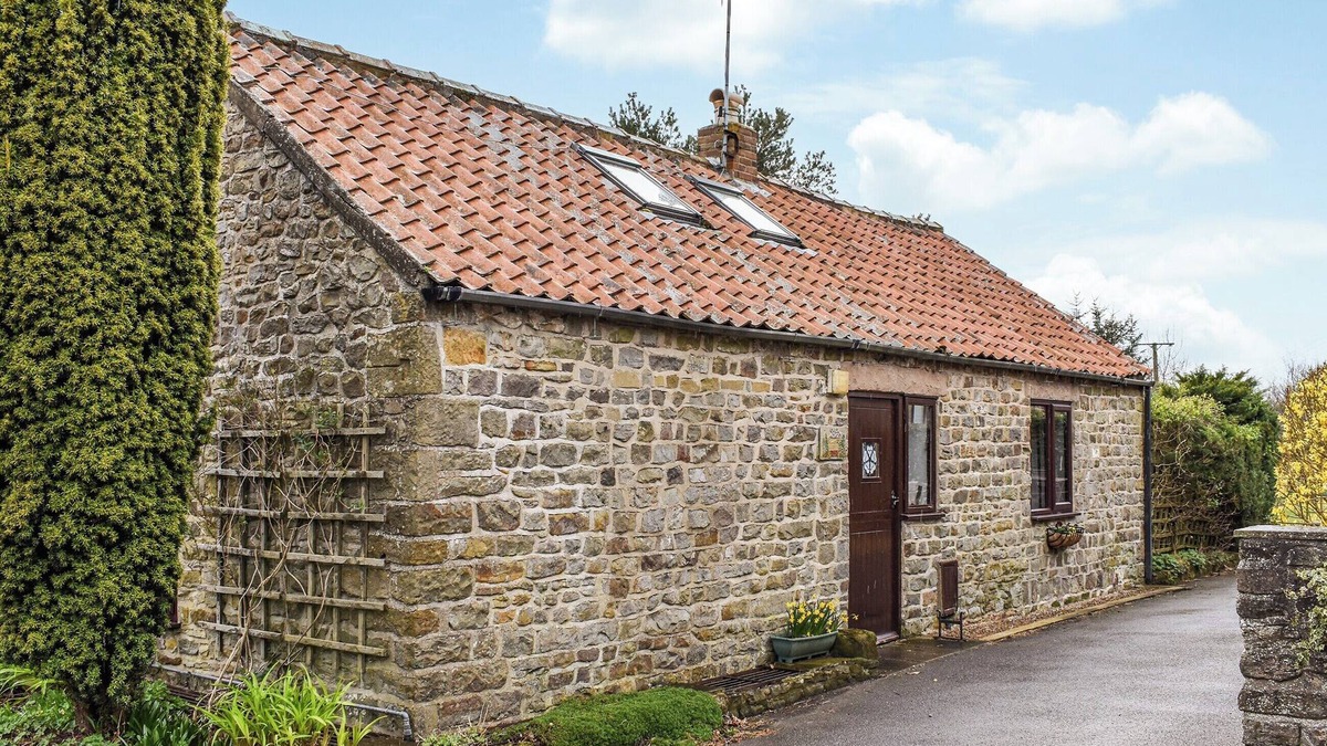 Staintondale Cottage | 3 bedroom accommodation in Cloughton, near Harwood Dale