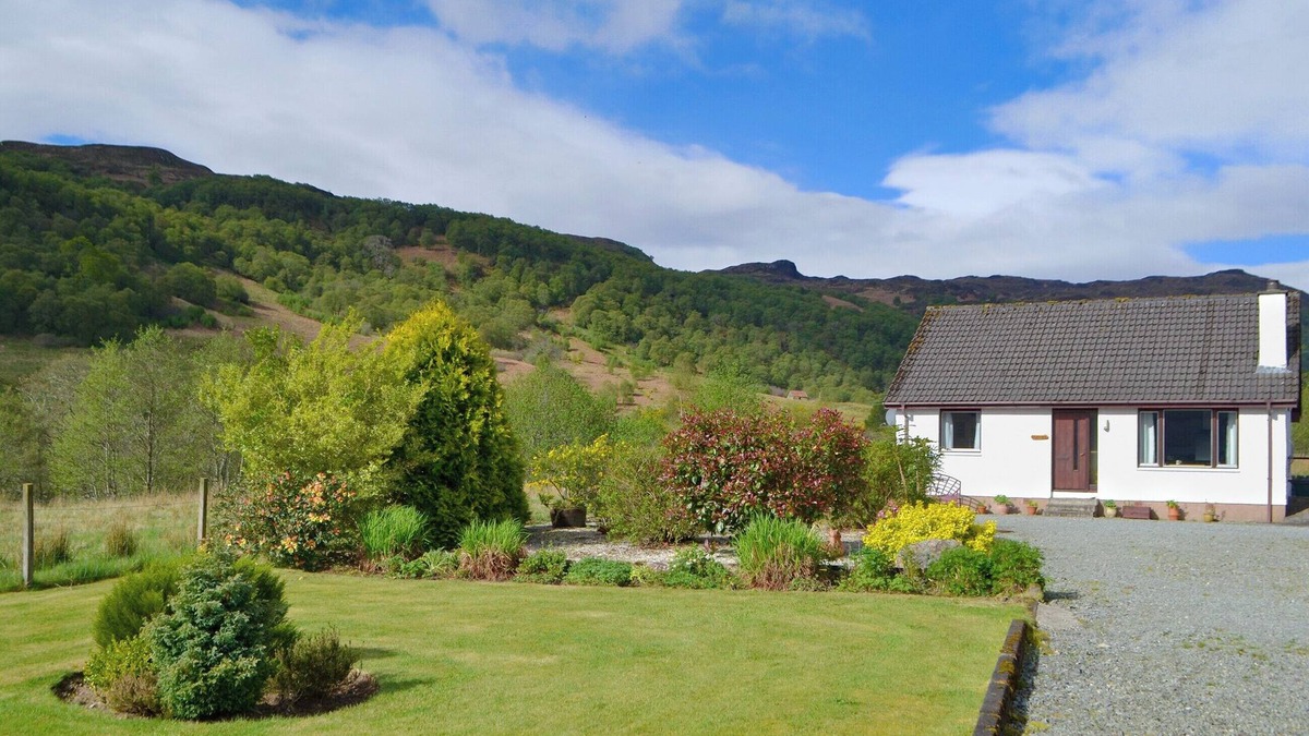 Achmore Cottage | 3 bedroom accommodation in Stromeferry, near Kyle of Lochalsh