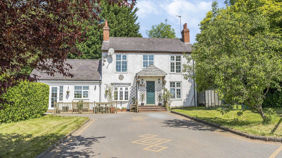 Hopwood Cottage | 3 bedroom accommodation in Hopwood, Nr Alvechurch