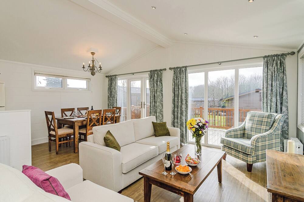 Stuppington Ski Chalet | 3 bedroom accommodation in Canterbury