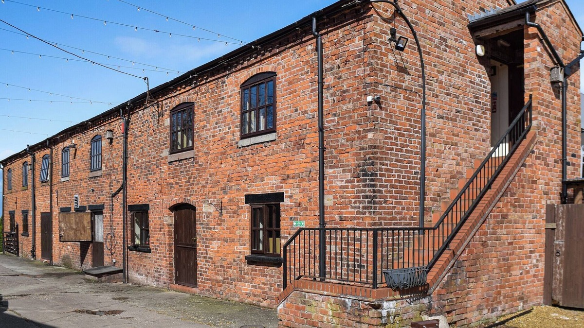 Middlewich Cottage | 3 bedroom accommodation in Middlewich