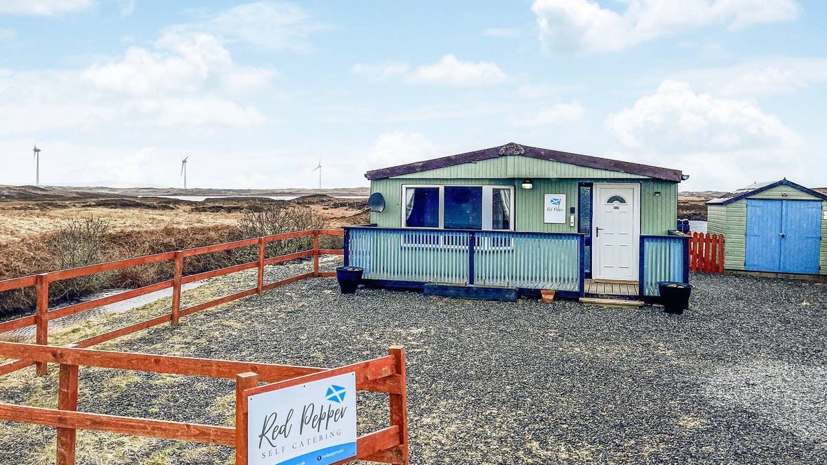 Homore Cottage | 3 bedroom accommodation in South Uist