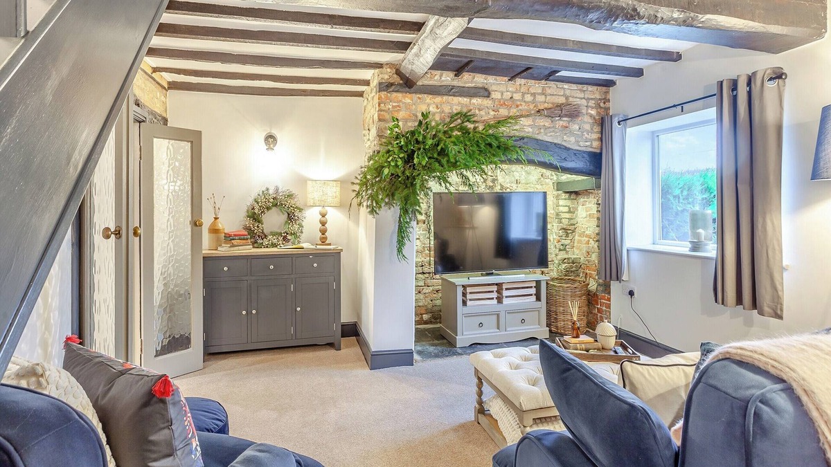 Trowbridge Cottage | 3 bedroom accommodation in West Ashton, near Trowbridge