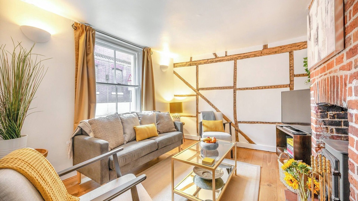 Winchester Cottage | 3 bedroom accommodation in Winchester