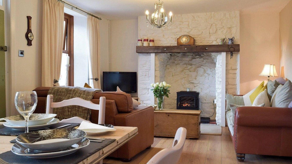 Burry Port Cottage | 3 bedroom accommodation in Burry Port, near Llanelli