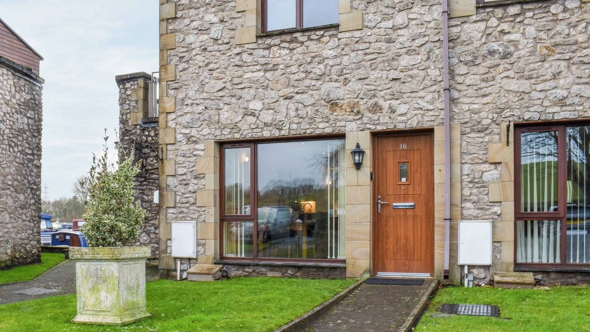 Tewitfield Cottage | 3 bedroom accommodation in Carnforth
