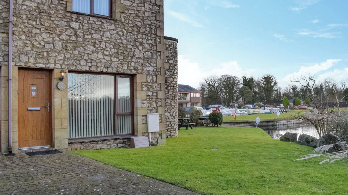 Tewitfield Cottage | 3 bedroom accommodation in Carnforth