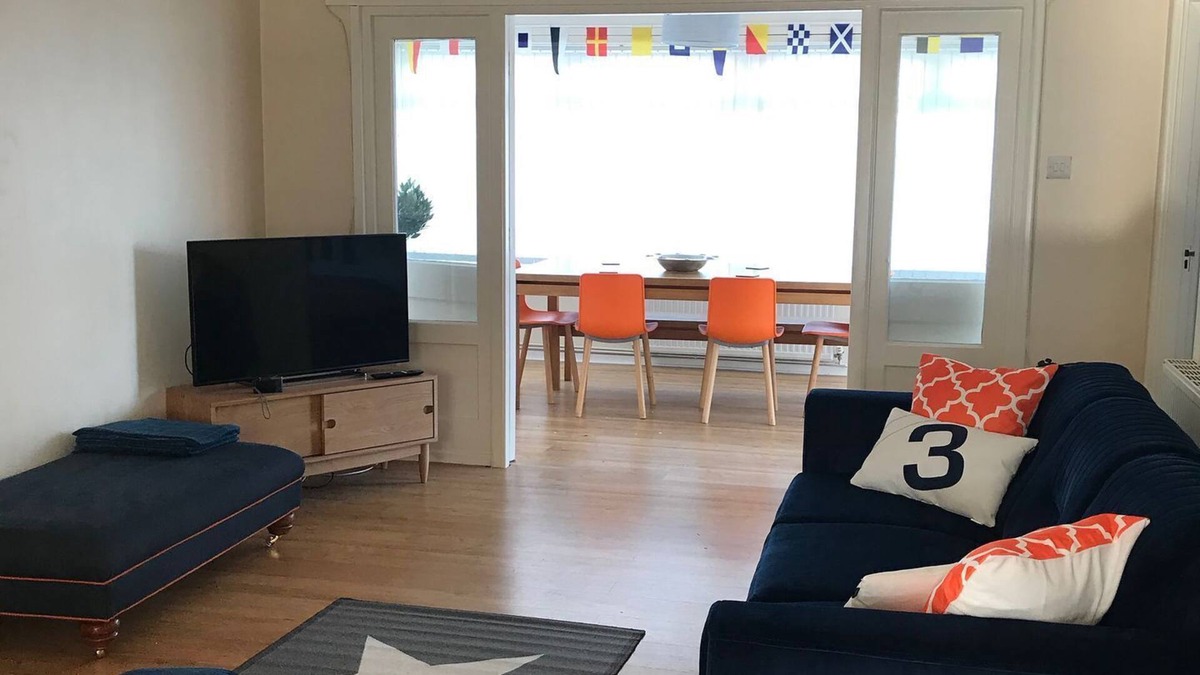 Lydd-on-Sea Cottage | 3 bedroom accommodation in Dungeness