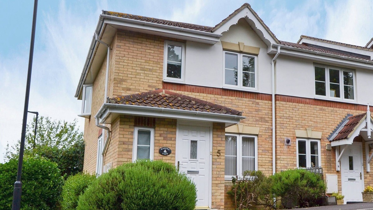 East Cowes Cottage | 3 bedroom accommodation in East Cowes